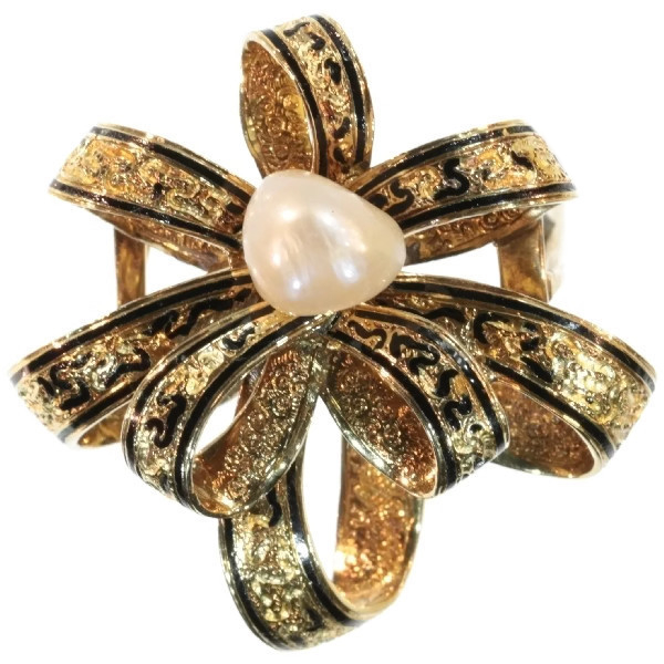 Antique gold brooch with natural pearl and enamel